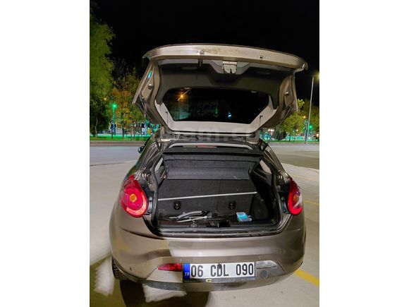 Temiz aile araci Fiat Bravo 1.6 Mjet Dynamic 2009 Model