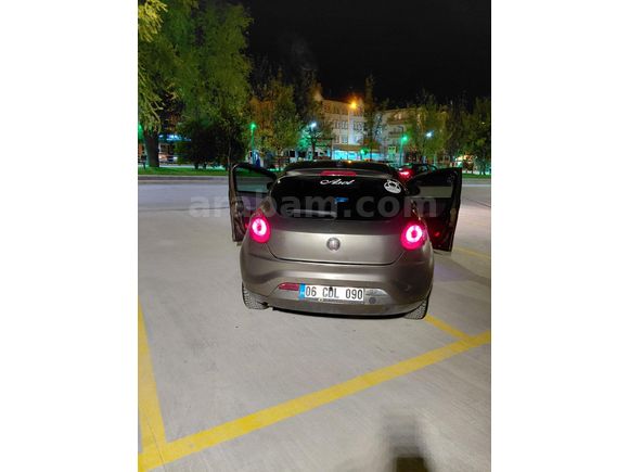 Temiz aile araci Fiat Bravo 1.6 Mjet Dynamic 2009 Model