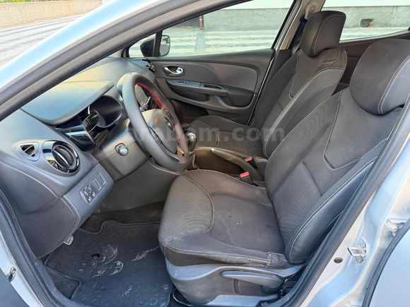Renault Clio 1.5 dCi Touch 2015 Model