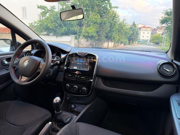 Renault Clio 1.5 dCi Touch 2015 Model