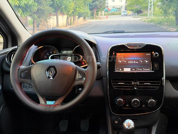 Renault Clio 1.5 dCi Touch 2015 Model
