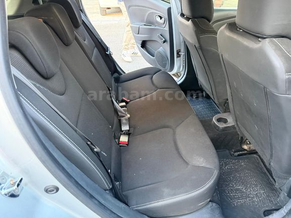 Renault Clio 1.5 dCi Touch 2015 Model
