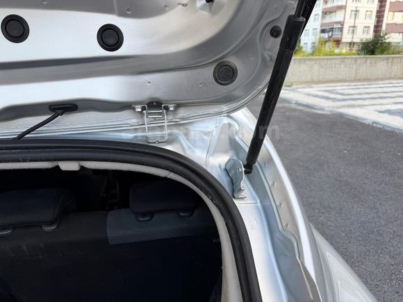 Renault Clio 1.5 dCi Touch 2015 Model