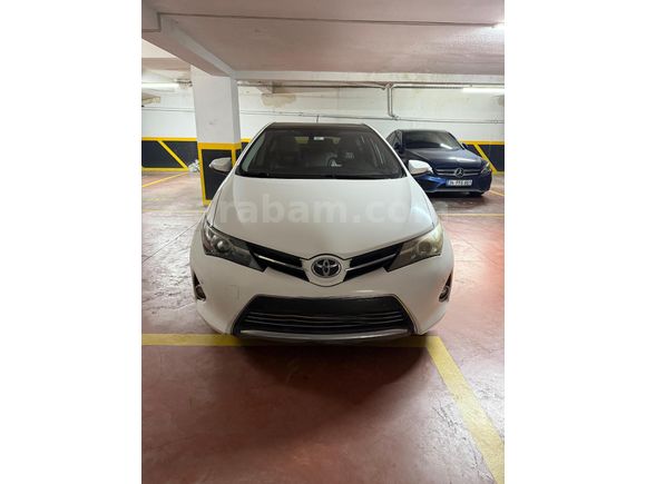 Sahibinden Toyota Auris 1.4 D-4D Premium 2014 Model