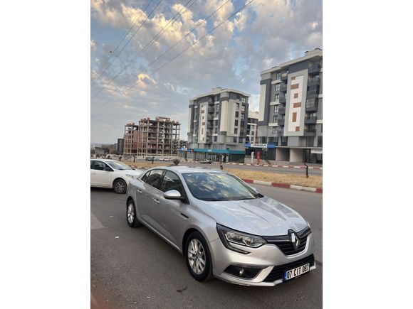 Sahibinden Renault Megane 1.5 dCi Touch 2018 Model  230.000 km Gri