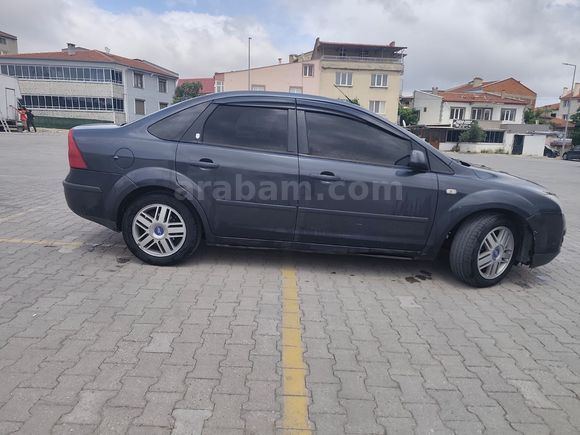 Sahibinden Ford Focus 1.6 Ghia 2006 Model 