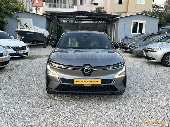 AS OTOMOTİV DEN 2023 RENAULT MEGANE E- TECH 218 HP TECHNO