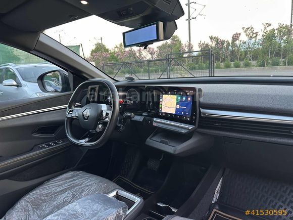 AS OTOMOTİV DEN 2023 RENAULT MEGANE E- TECH 218 HP TECHNO