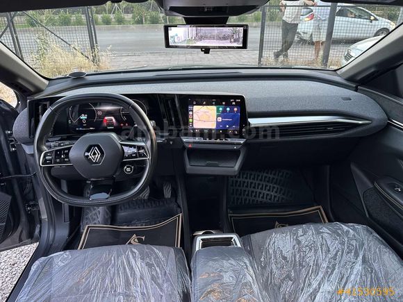 AS OTOMOTİV DEN 2023 RENAULT MEGANE E- TECH 218 HP TECHNO