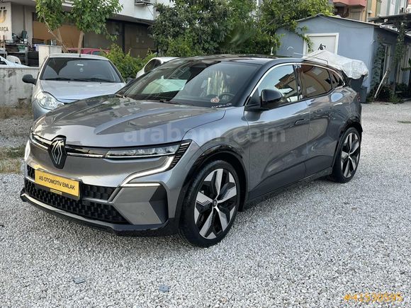 AS OTOMOTİV DEN 2023 RENAULT MEGANE E- TECH 218 HP TECHNO