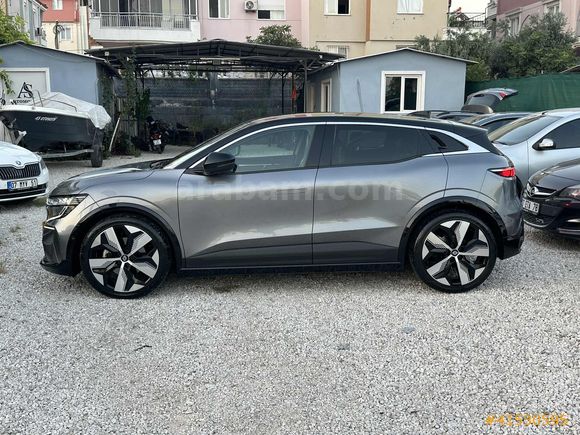 AS OTOMOTİV DEN 2023 RENAULT MEGANE E- TECH 218 HP TECHNO