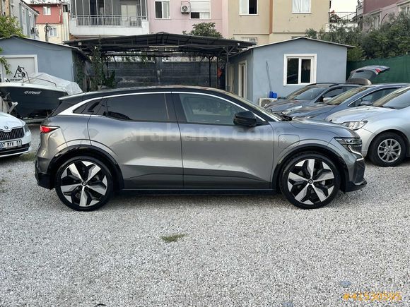 AS OTOMOTİV DEN 2023 RENAULT MEGANE E- TECH 218 HP TECHNO