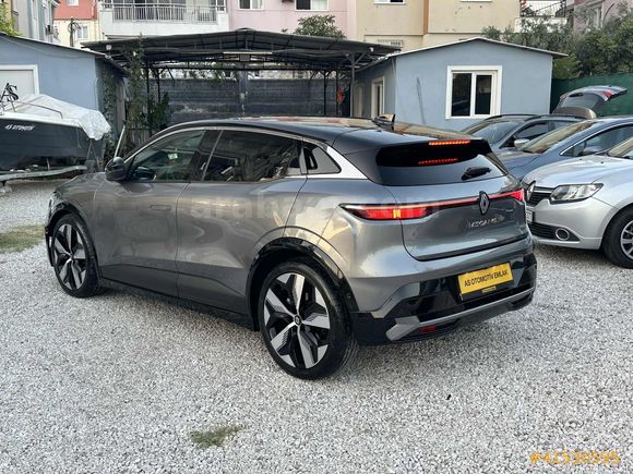 AS OTOMOTİV DEN 2023 RENAULT MEGANE E- TECH 218 HP TECHNO