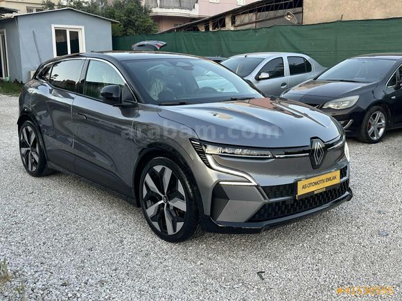 AS OTOMOTİV DEN 2023 RENAULT MEGANE E- TECH 218 HP TECHNO