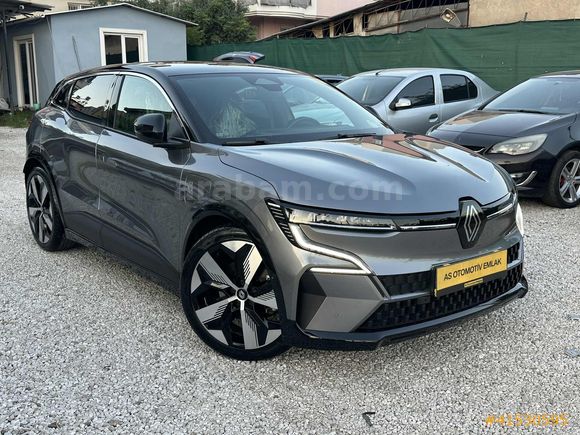 AS OTOMOTİV DEN 2023 RENAULT MEGANE E- TECH 218 HP TECHNO