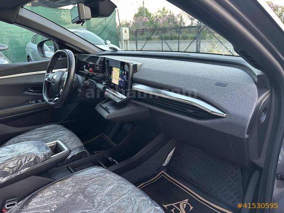AS OTOMOTİV DEN 2023 RENAULT MEGANE E- TECH 218 HP TECHNO