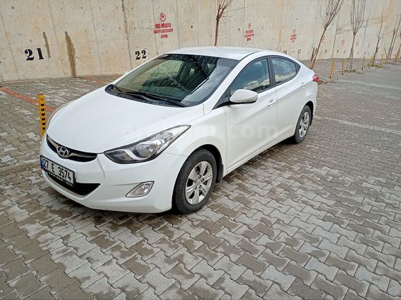 Sahibinden Hyundai Elantra 1.6 D-CVVT Mode 2011 Model  135.000 km Beyaz