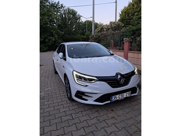 İlk Sahibinden Boyasız-Değişensiz-Hasarsız Renault Megane 1.3 TCe Icon 2025 Beyaz