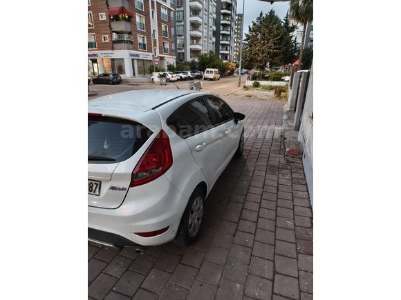 Sahibinden Ford Fiesta 1.4 TDCi Trend 2011 Model  213.000 km Beyaz