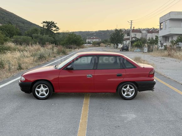 Galeriden Opel Astra 1.6 1996 Model Balıkesir