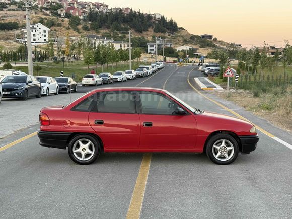 Galeriden Opel Astra 1.6 1996 Model Balıkesir