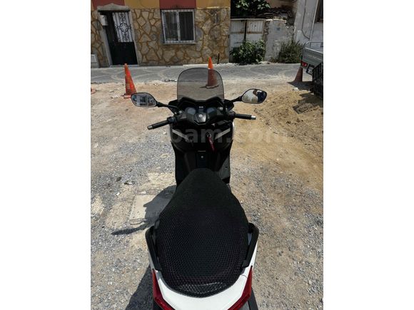Sahibinden Yamaha X-Max 250 ABS  2017 çıkışlı garaj motorudur 