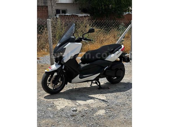 Sahibinden Yamaha X-Max 250 ABS  2017 çıkışlı garaj motorudur 
