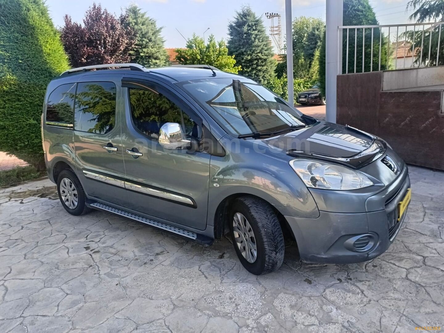 Galeriden Peugeot Partner 1.6 HDI Comfort 2011 Model Konya 241.461 km Gri 7