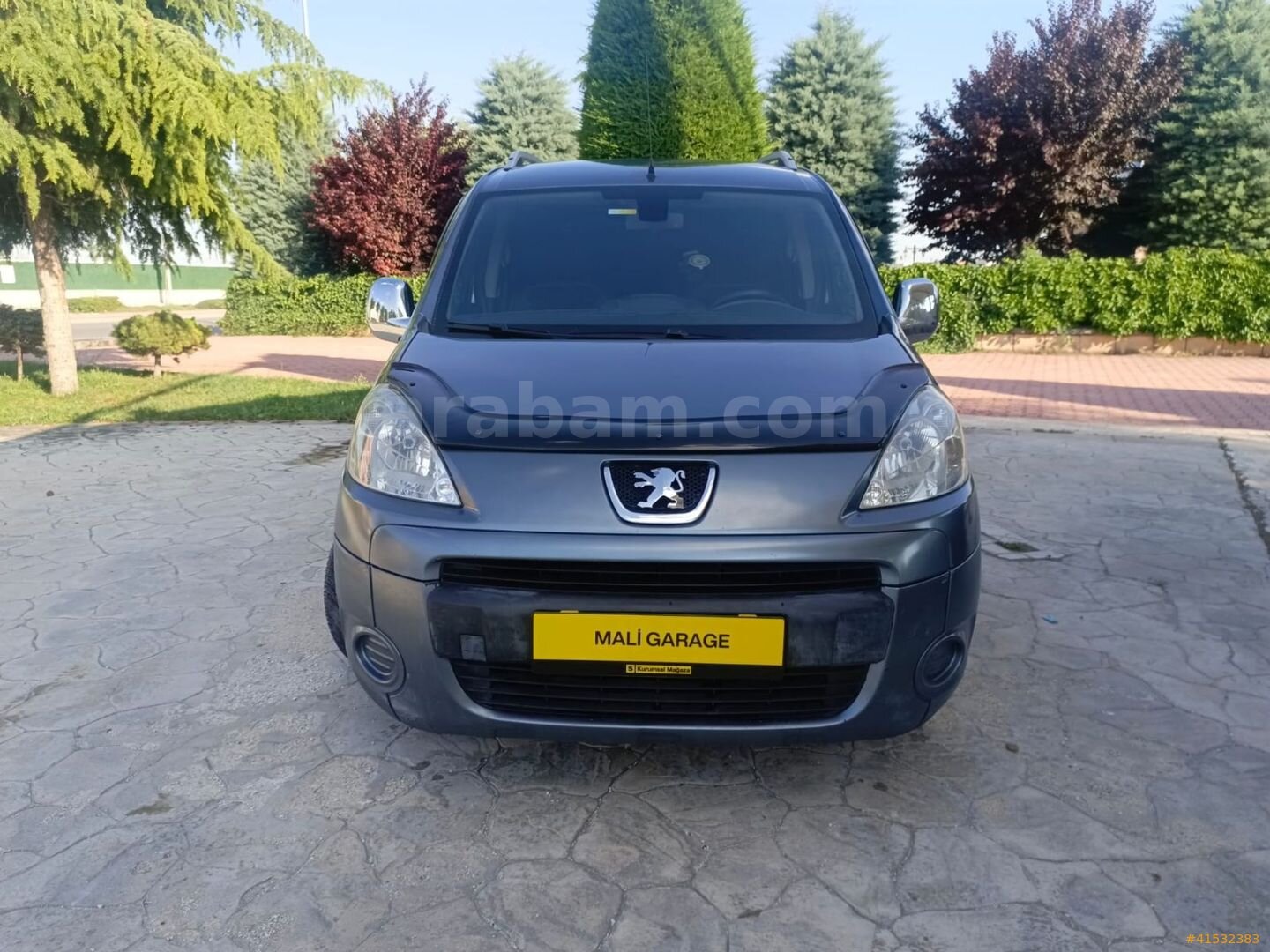 Galeriden Peugeot Partner 1.6 HDI Comfort 2011 Model Konya 241.461 km Gri 1