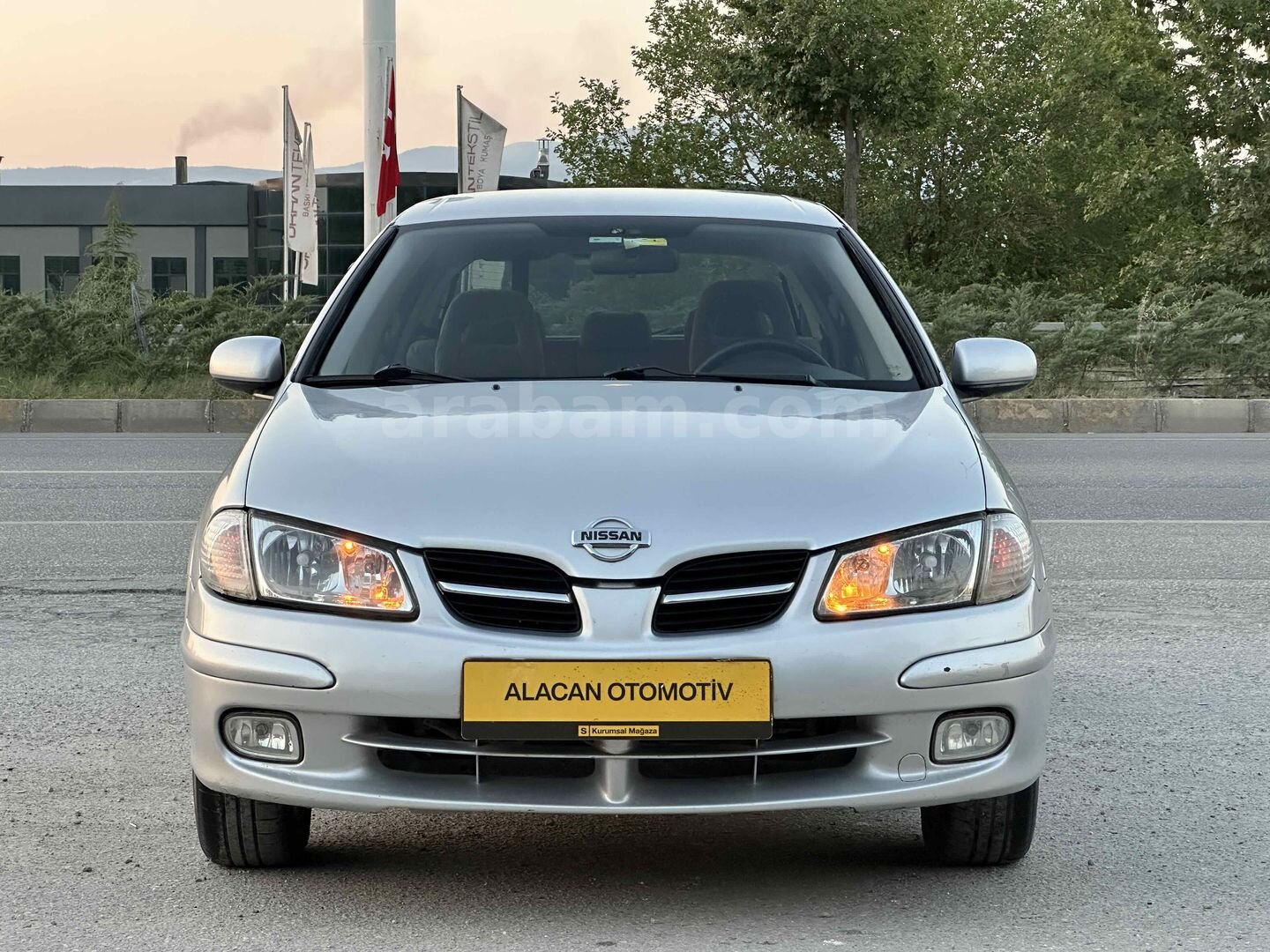 Galeriden Nissan Almera 1.5 Luxury 2000 Model Denizli 336.000 km Gri (Gümüş) 5