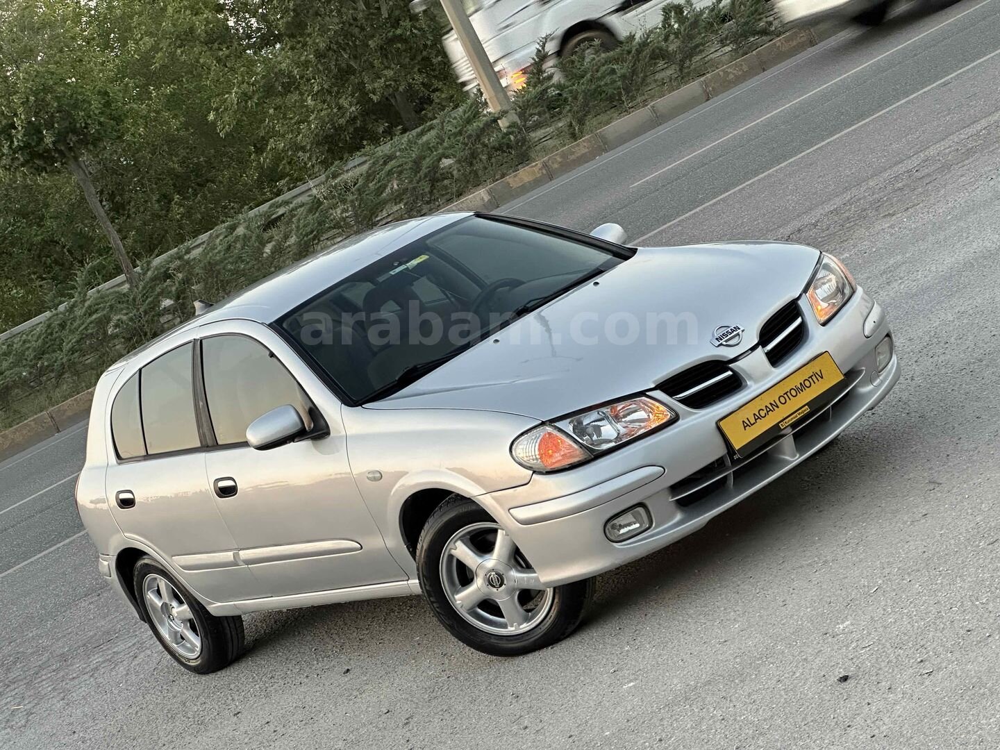 Galeriden Nissan Almera 1.5 Luxury 2000 Model Denizli 336.000 km Gri (Gümüş) 1