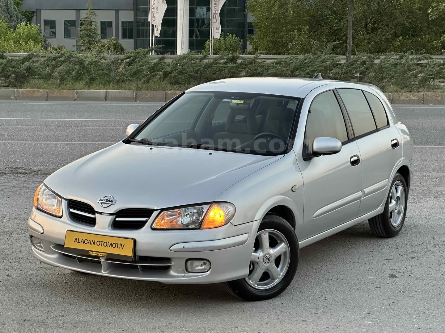 Galeriden Nissan Almera 1.5 Luxury 2000 Model Denizli 336.000 km Gri (Gümüş) 6