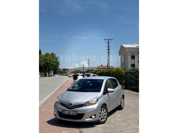 Sahibinden Toyota Yaris 1.33 Fun Special 2014 Model  161.000 km Gri (Gümüş)