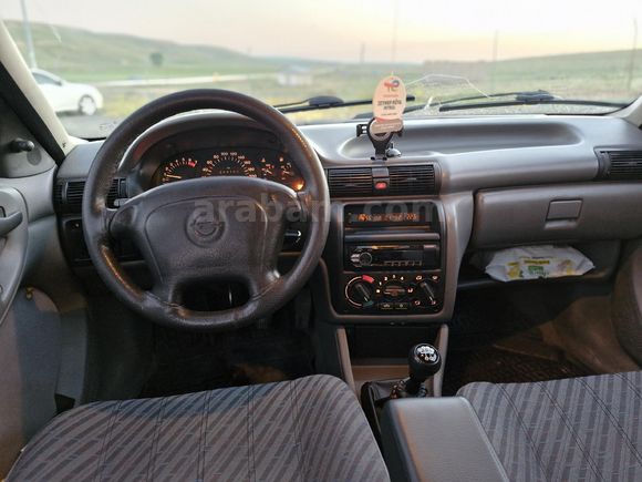 MEMURDAN FULL BAKIMLI EMSALSİZ KM BUZ GİBİ KLİMALI ABS AİRBAG