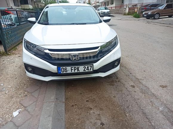 Sahibinden Honda Civic 1.6i VTEC Eco Elegance 2019 Model  68000km Beyaz