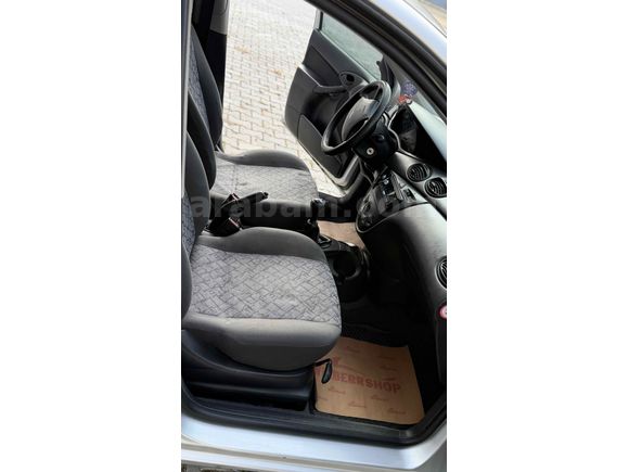 Galeriden Ford Focus 1.6 Ambiente 2001 Model Kütahya