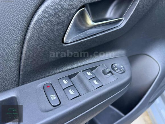 2023 OPEL CORSA-E GS CAM TAVAN HATASIZ BOYASIZ DEĞİŞENSİZ 45 KM