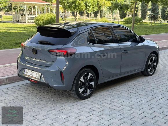 2023 OPEL CORSA-E GS CAM TAVAN HATASIZ BOYASIZ DEĞİŞENSİZ 45 KM