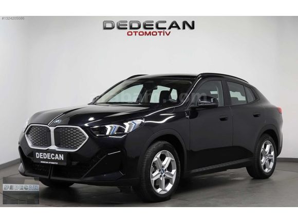2024 BMW İX2 SPORTLİNE eDRİVE YENİ TİP JANT CAM TAVAN 204HP BAYi