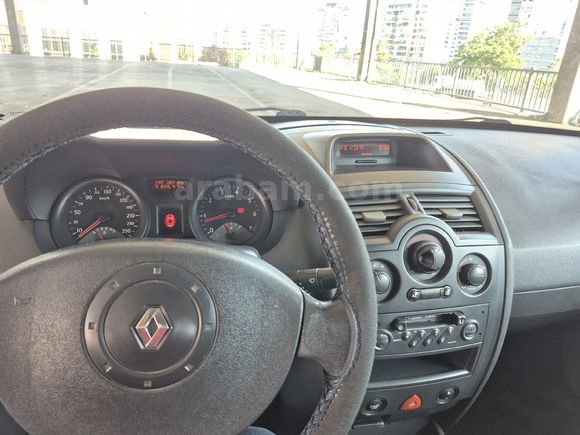 2005 model megan 197.000 km
