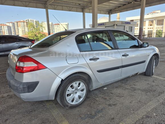 2005 model megan 197.000 km