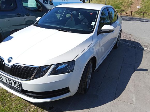 Sahibinden Skoda Octavia 1.2 TSI Ambition 2017 Model  104.000 km Beyaz