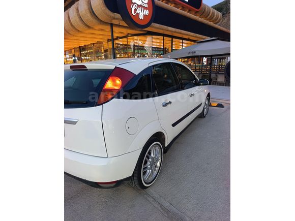 Sahibinden Ford Focus 1.6 Ghia 2001 Model