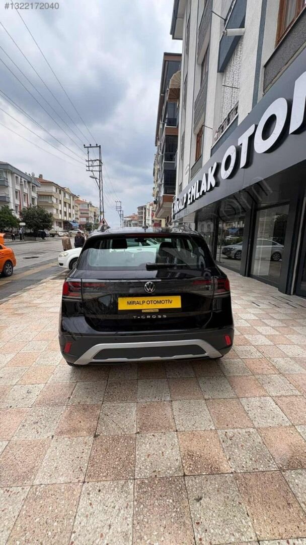 Galeriden Volkswagen T-Cross 1.0 TSI Life 2025 Model Ankara 14.000 km Siyah 7