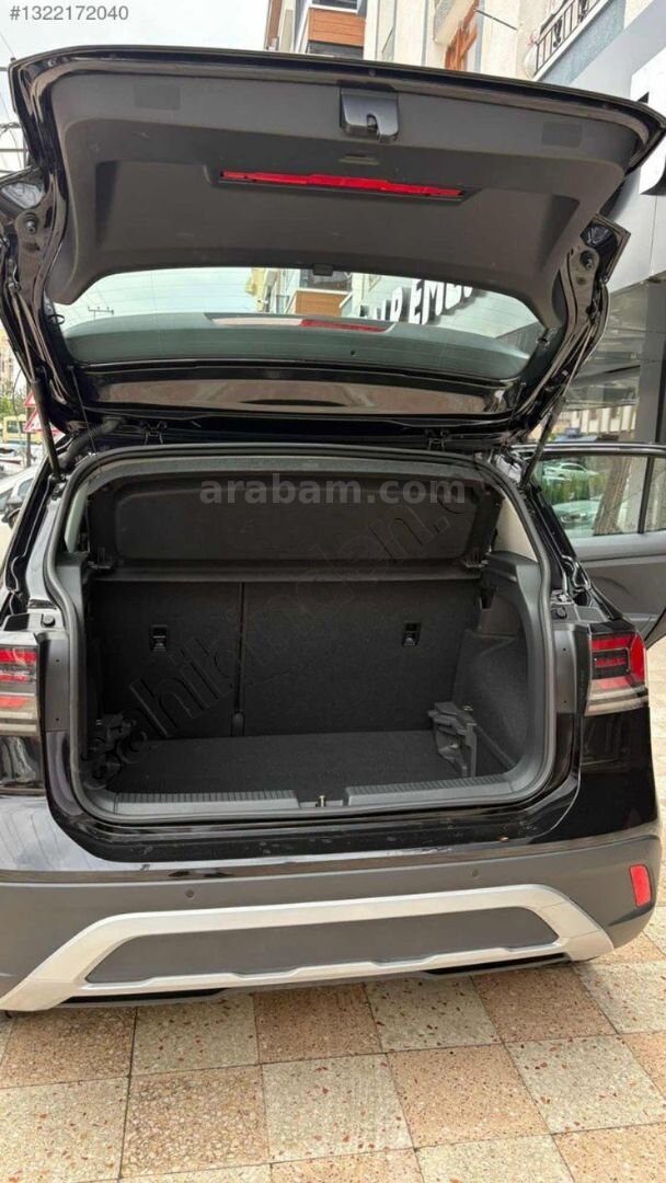 Galeriden Volkswagen T-Cross 1.0 TSI Life 2025 Model Ankara 14.000 km Siyah 5