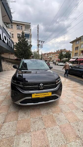 Galeriden Volkswagen T-Cross 1.0 TSI Life 2025 Model Ankara 14.000 km Siyah