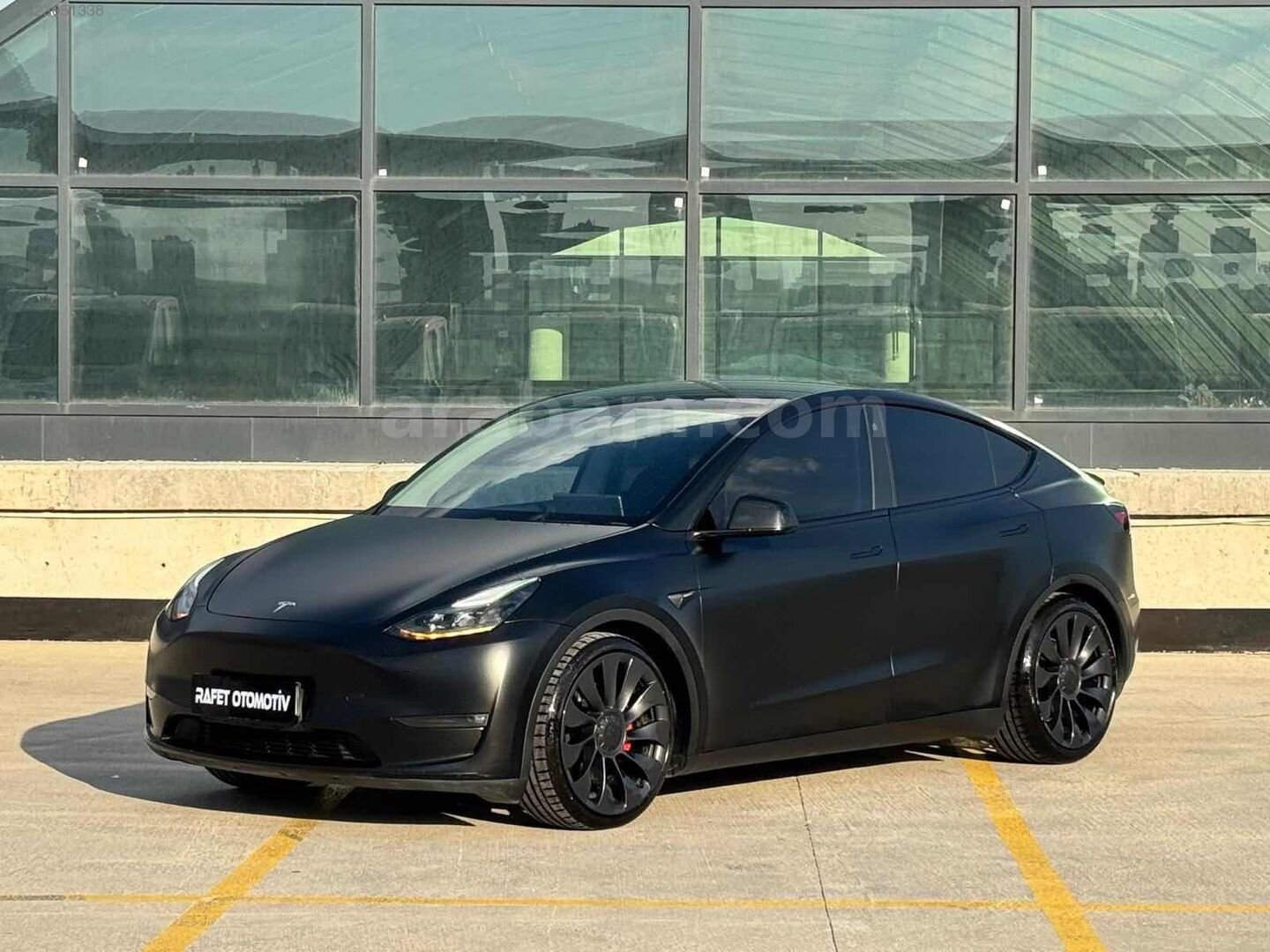 Galeriden Tesla Model Y Performance (Legacy) 2023 Model Ankara 110.000 km Siyah 2