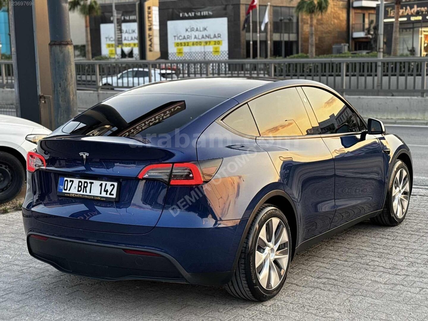 Galeriden Tesla Model Y RWD (Legacy) 2024 Model İzmir 59.500 km Mavi 3
