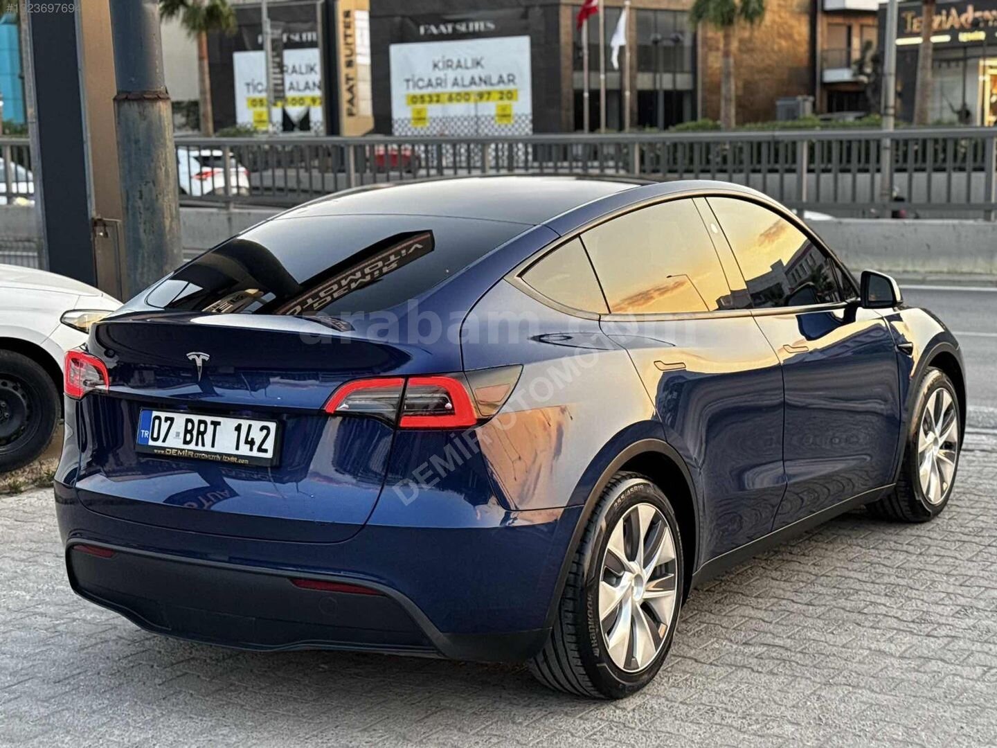 Galeriden Tesla Model Y RWD (Legacy) 2024 Model İzmir 59.500 km Mavi 2