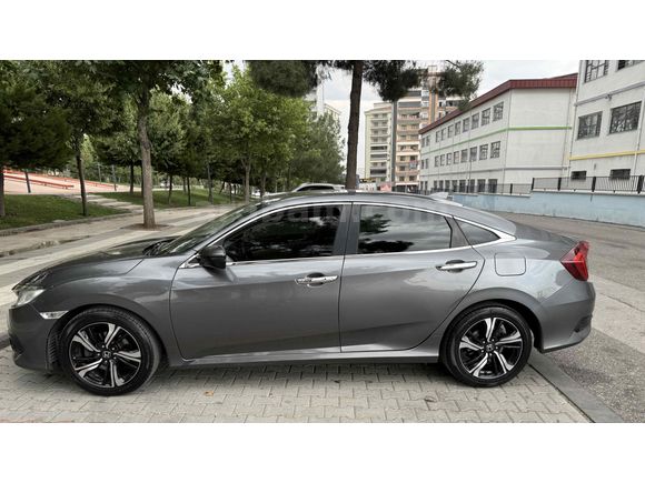 Sahibinden Honda Civic 1.6i DTEC Executive 2018 Model  65.000 km Füme